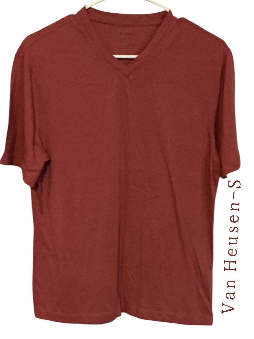 🌼Van Heusen Rust Red V-Neck Short Sleeve Tee